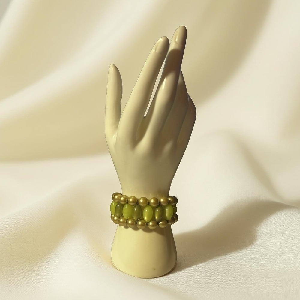1960s Mod Olive Green Lucite Beaded Bracelet Gold Tone‎
